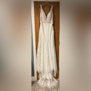 Elegant Lace Wedding Dress